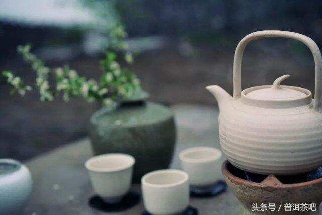 喝茶，就是一种实与需的结合，“实”是茶味，“虚”是茶理