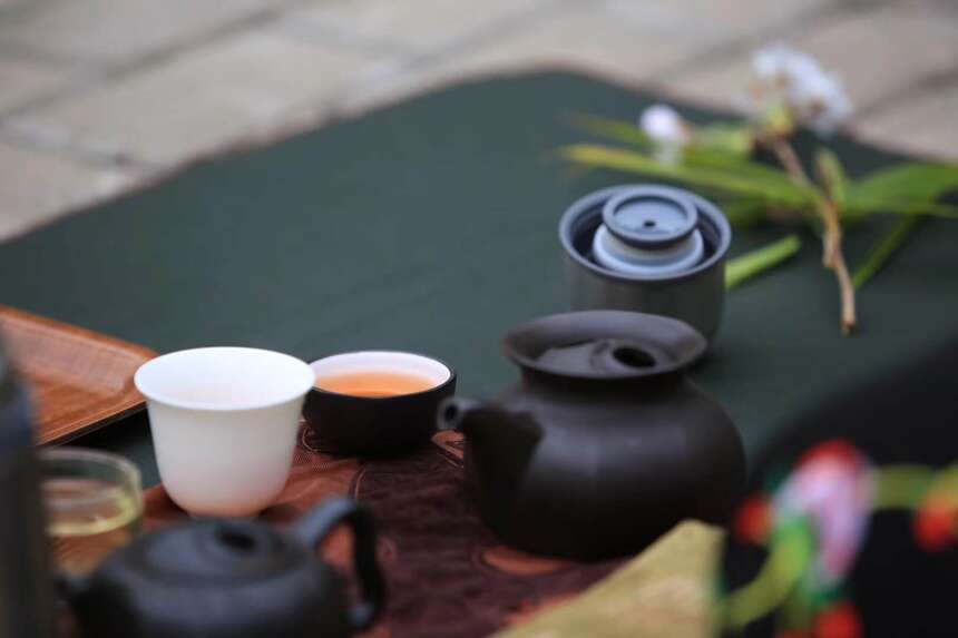 关于武夷岩茶的保健作用：万物之甘露，神奇之药物