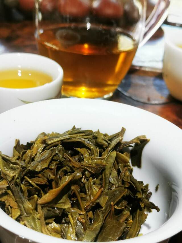 茶叶被人们誉称为“天然的营养饮料”而且适当饮用还对人体有益。