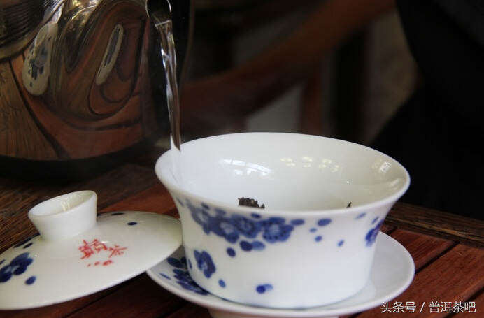 「茶吧论坛」如何辨别普洱工艺香与山头本质香？