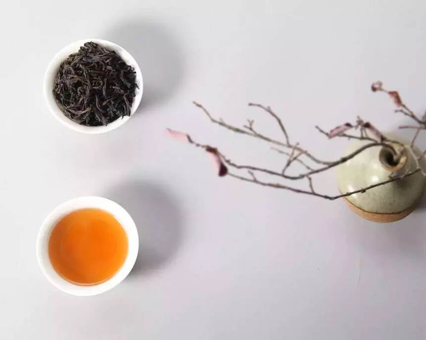 林语堂：茶是为恬静的伴侣而设