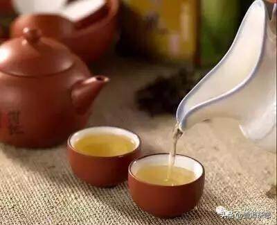 从食茶，到饮茶，再到品茶、悟茶