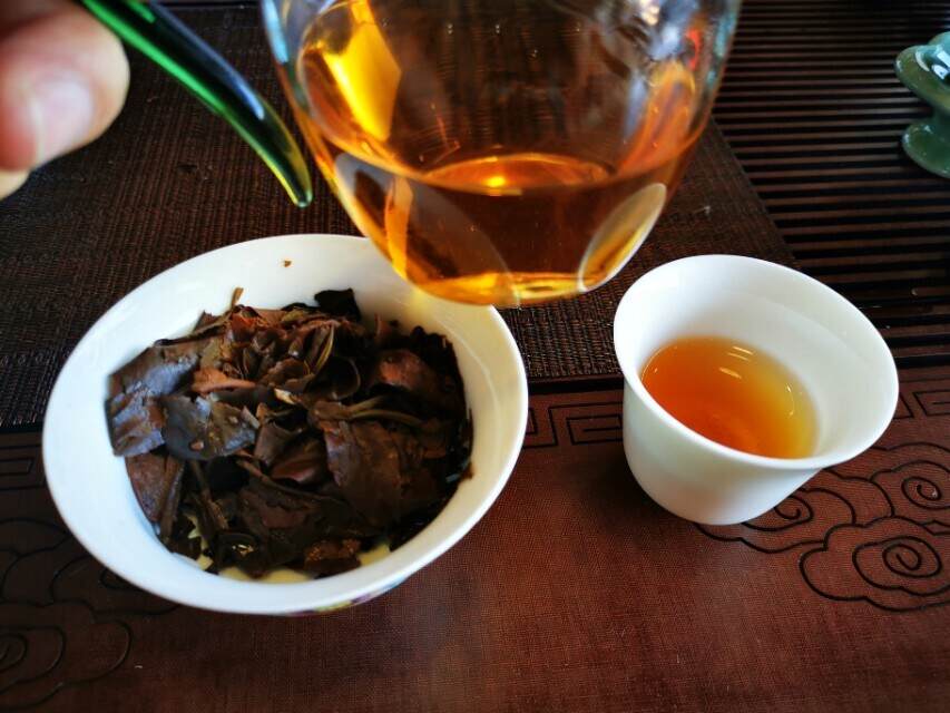 云南传统普洱茶有很多的制作工艺，其中有一种叫做普洱晒红