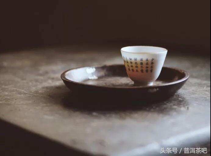 一个人喝茶，不孤独