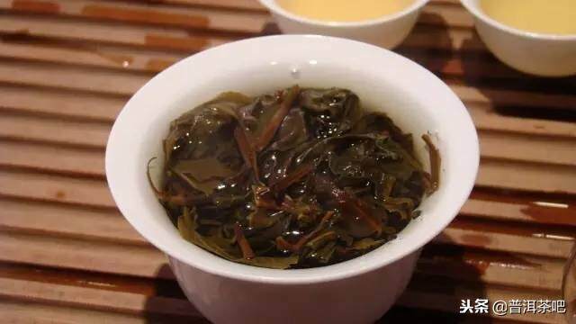 有人喜欢翻动叶底，为什么这样会影响普洱茶汤？