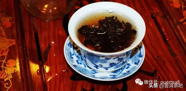 为什么存放后的普洱茶汤会越变越红？