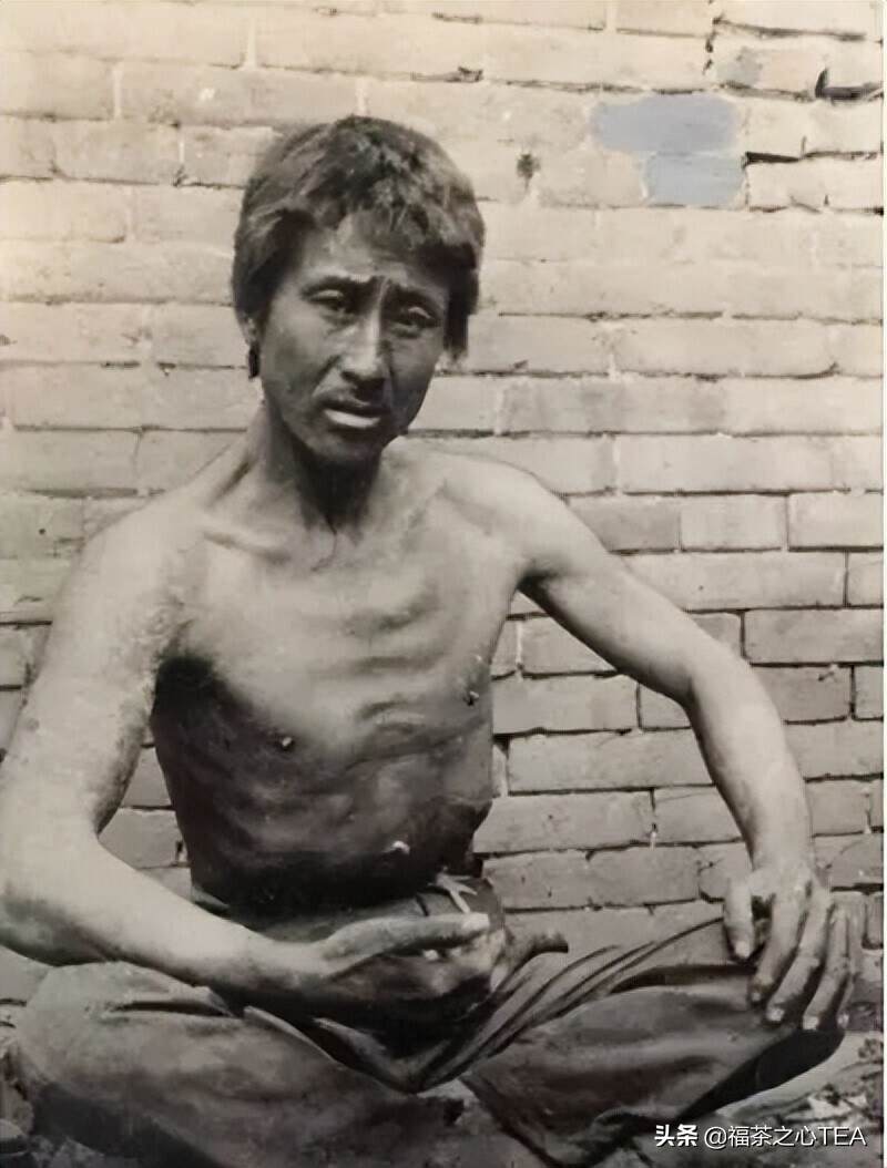 近代老照片：为日军倒茶的女子令人怜惜，手术工具残害囚犯