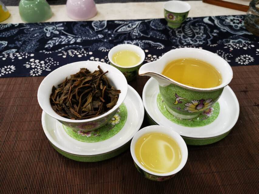 中国精品高端茶 普洱茶收藏增值 礼品茶定制化趋势