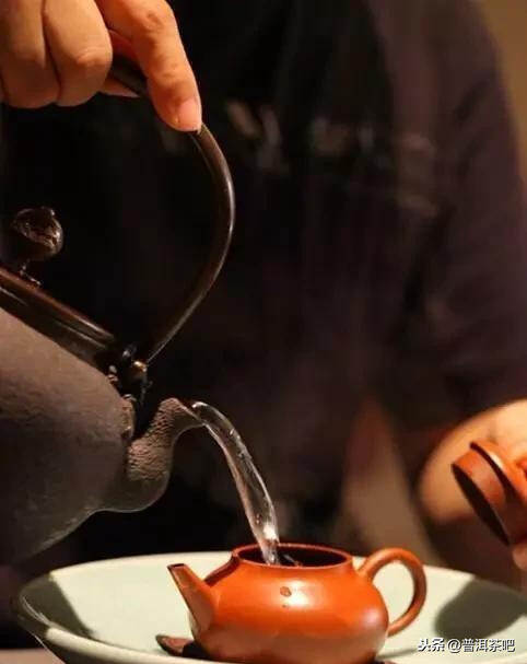 泡茶注水方式对茶滋味的影响
