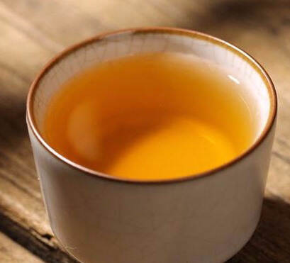 普洱古树黄金叶——茶人制茶过程中后剔除的黄叶