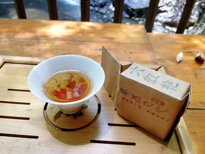 关于武夷岩茶的保健作用：万物之甘露，神奇之药物