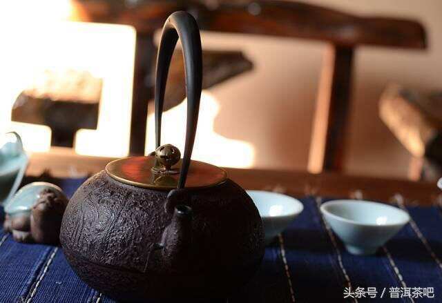 为什么铁壶煮水泡出来的茶更好喝？