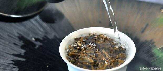 泡茶时茶汤中的“杂质”到底是什么？