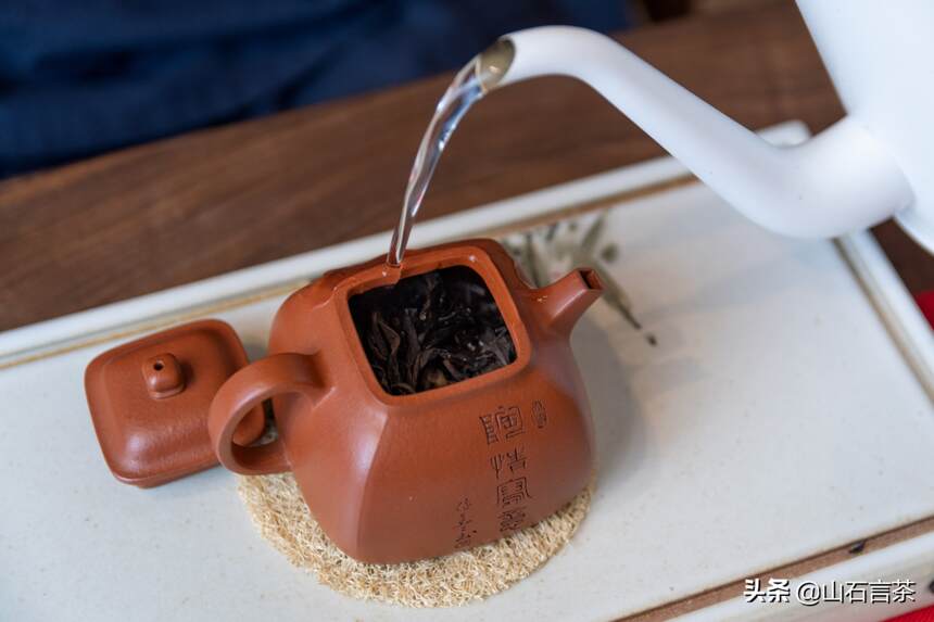 茶事 ￨ 用什么样的水能将武夷岩茶泡得更好？