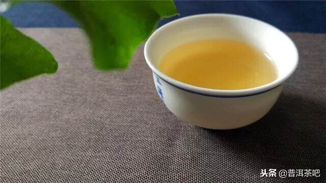 试试在昆明存放了5年的小户赛春茶和秋茶