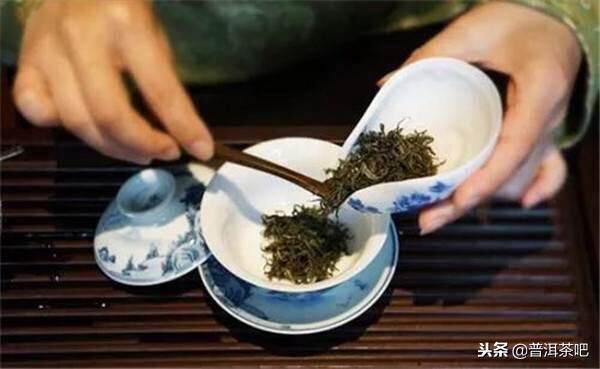 各类茶叶冲泡的投茶量没有标准，但有技巧