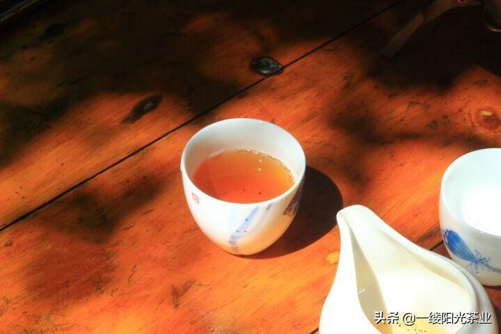 你第一次喝到的茶是什么茶？现在又最爱喝什么茶？