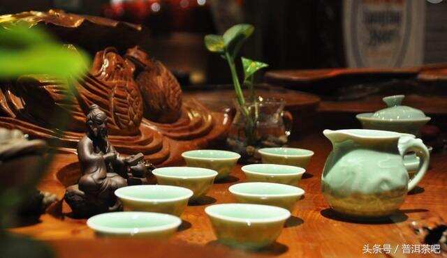 在春风中穿越到古代，饮一盏茶