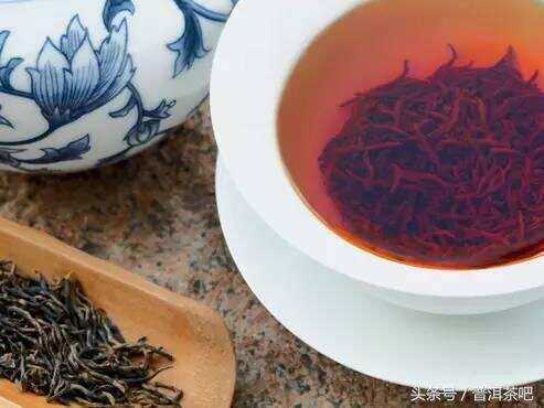 中国茶叶现状：7万家茶场抵不上一个英国立顿！