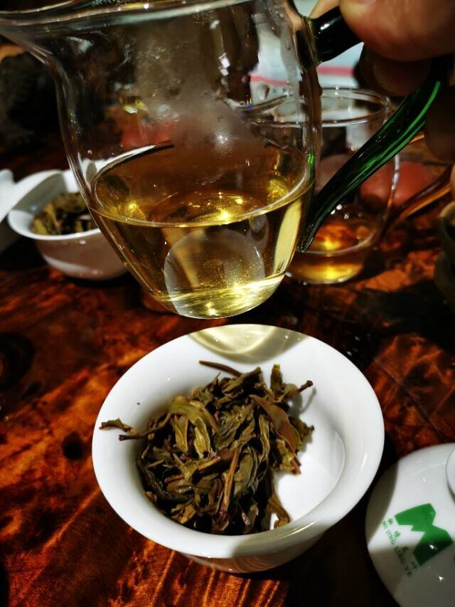 普洱茶叶一片东方神奇的树叶，中国百姓健康、普通的饮料