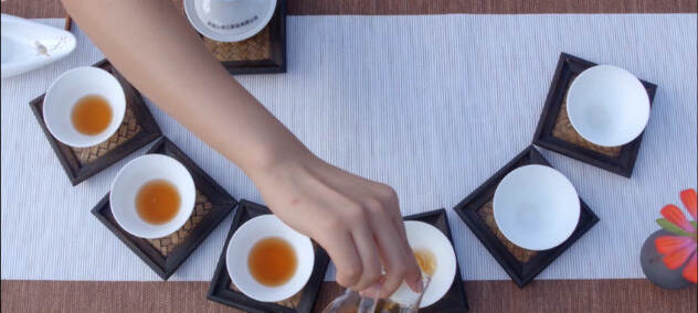 武夷岩茶：红袍天生君子性，香清甘活美名扬