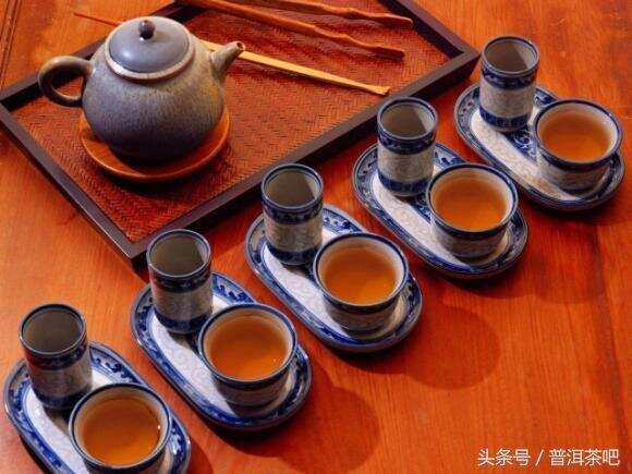 中国茶叶现状：7万家茶场抵不上一个英国立顿！