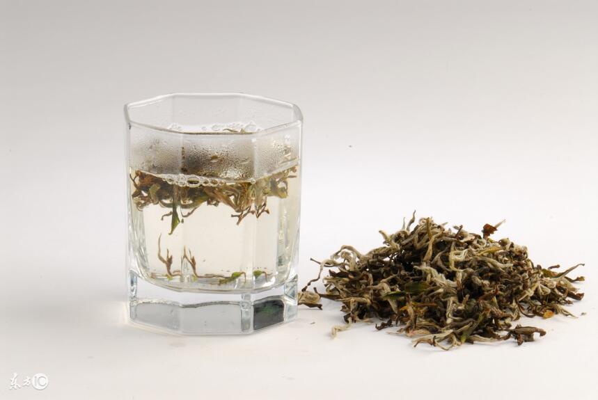 安吉白茶是白茶，安吉白茶是绿茶 安吉白茶到底是什么茶？
