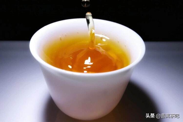 你喝过发酸的红茶么？是什么导致红茶有酸味？