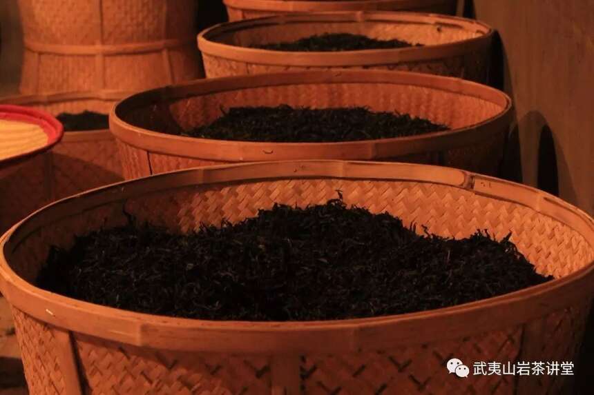「习茶有道」“武夷焙法，实甲天下，岩茶为什么需要碳焙？