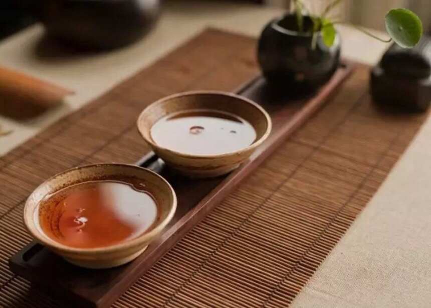 众生似茶叶，沸水沏好茶