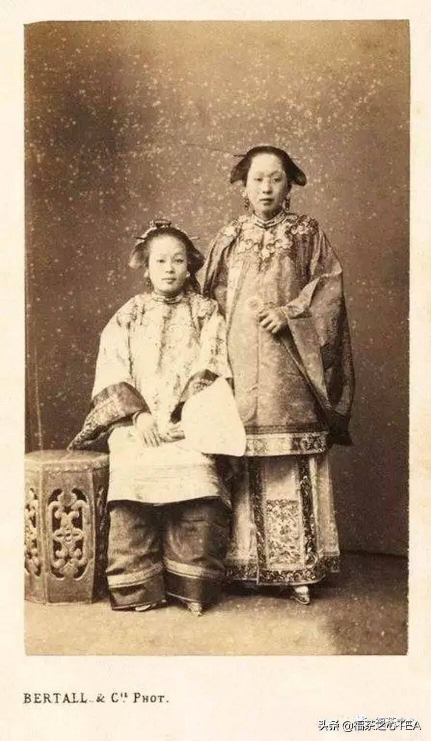 茶史篇 | 百年前老照片：惊艳法国的中国茶女，均是美丽的福建少女