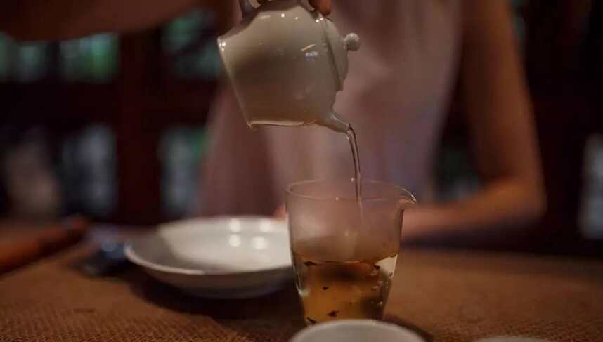 仅仅需要多一个小动作，泡出的普洱茶好喝百倍！
