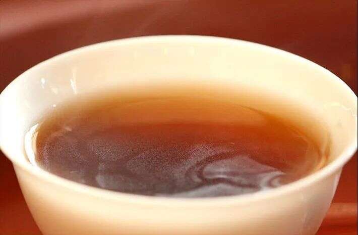 茶汤上悬浮的薄薄“雾”和“油”是什么，能喝吗？