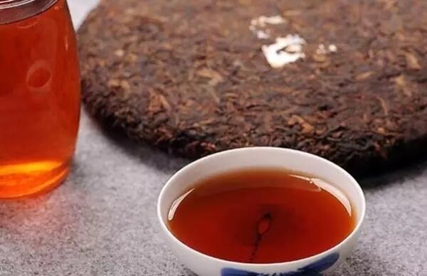 普洱生茶与熟茶，哪种更适合你喝？