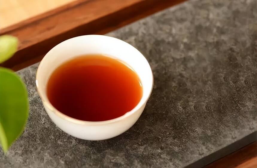 普洱生茶与熟茶，只是一个渥堆的距离？