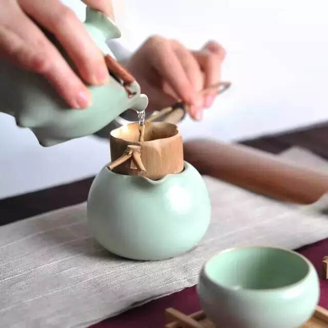 一个人，喝茶