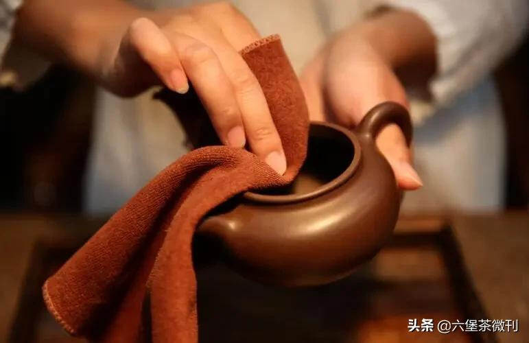 茶壶上的茶渍怎么处理？