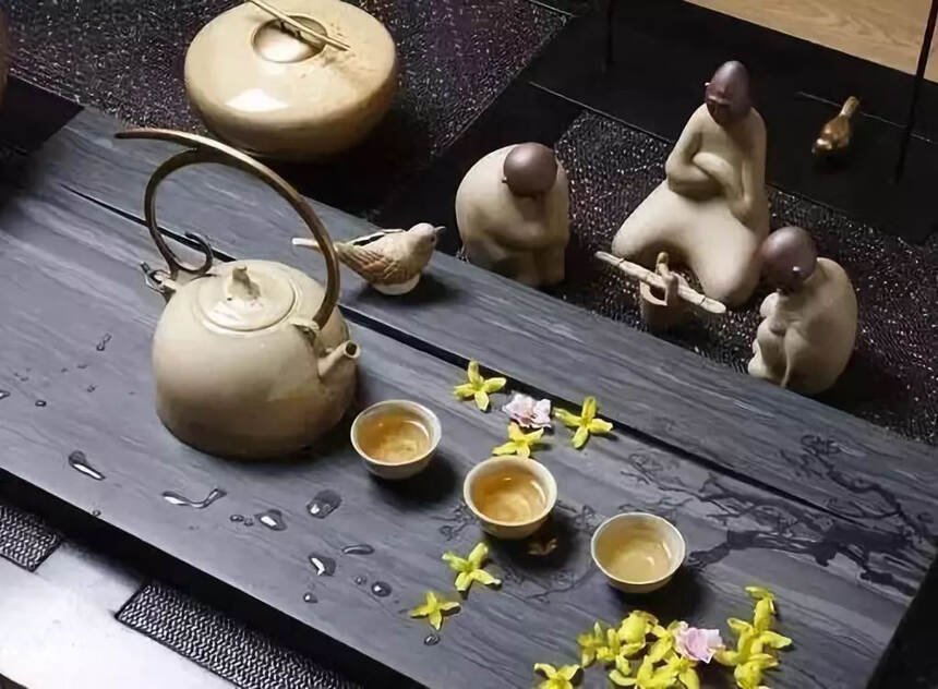 茶言茶语丨诗中有茶亦能醉，何须煮酒论青梅？