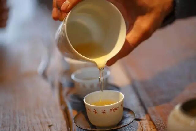 真正的安静，来自于内心，喝茶能帮到你