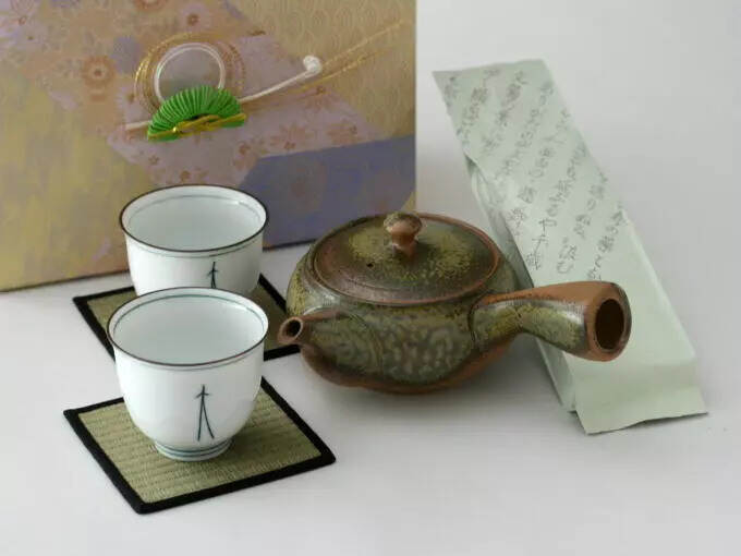 日本人把茶分成八个种类，其实在中国都是一种茶