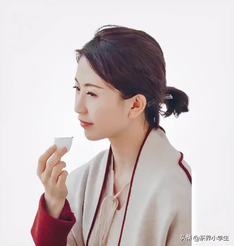 通过茶农王大鹏和媛子爱喝茶，看中、小茶叶卖家线上营销选品