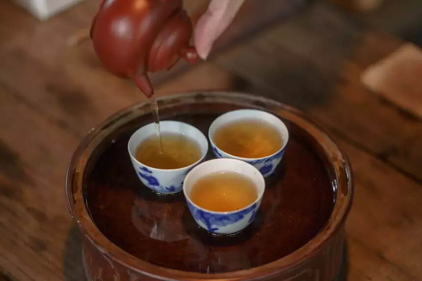 喝茶养生：秋季宜饮哪些茶？
