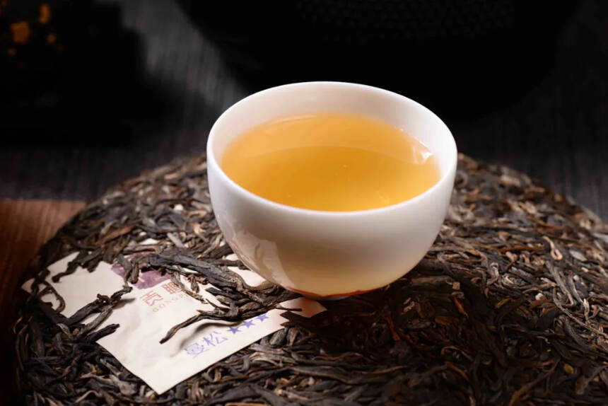 一段茶史的骄傲：从药用到贡茶