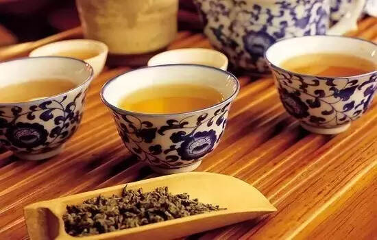 泡茶是学问，敬茶是修养，存茶是技巧