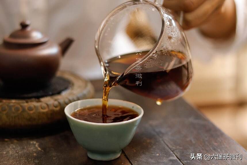 画家刘益之：工作之余沏上一壶六堡茶，养生健体，清心养性