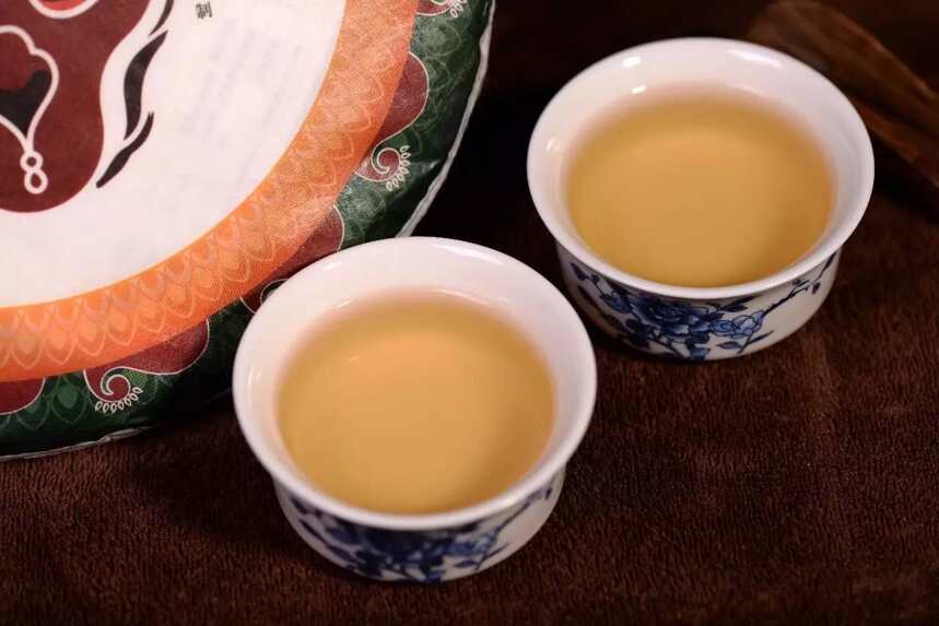 泡普洱生茶是用紫砂壶好，还是盖碗好？