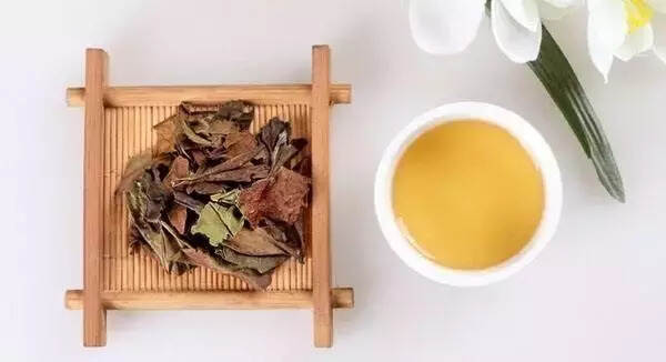 一张纸巾，测出你的茶是否有香精？