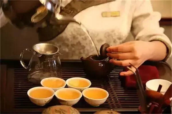 饮茶界的“食物链底端”：喝茶九大恶习