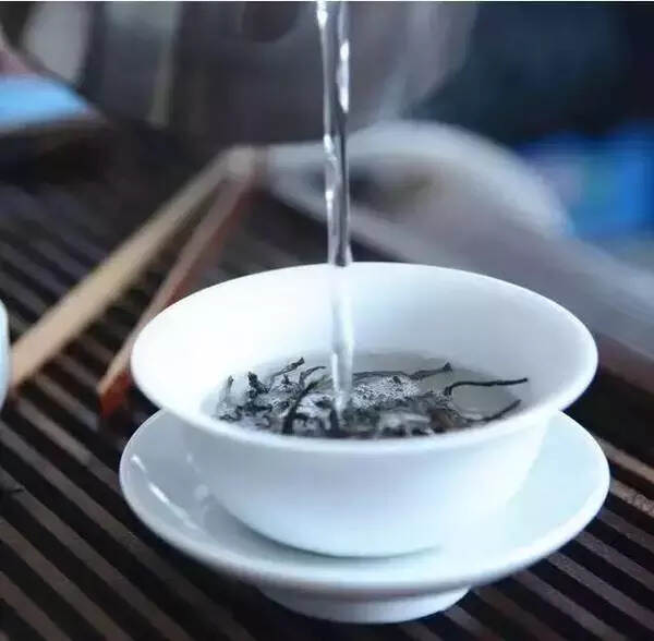 学学这三点，洗茶不再烫坏茶叶