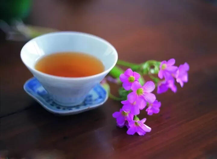喝茶，与沉默无关，与心情有染